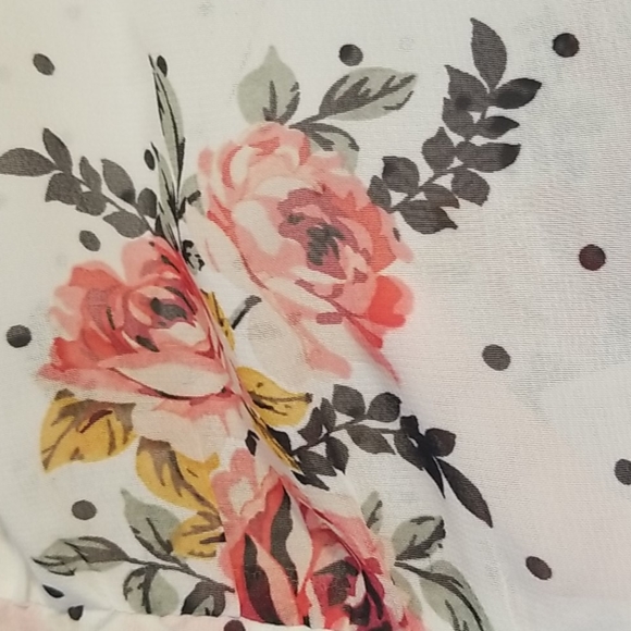 Black Rainn sheer floral top - Picture 6 of 8